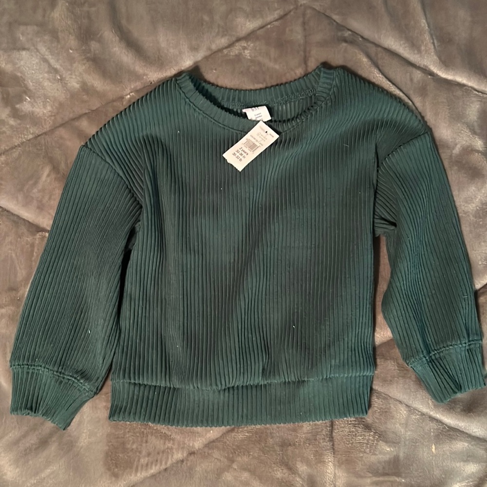 Sweater new with tags 2 years. Matching pants size 2t also new with tags
